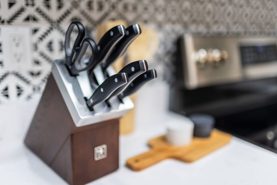 Henckles Knife set and cooking tools