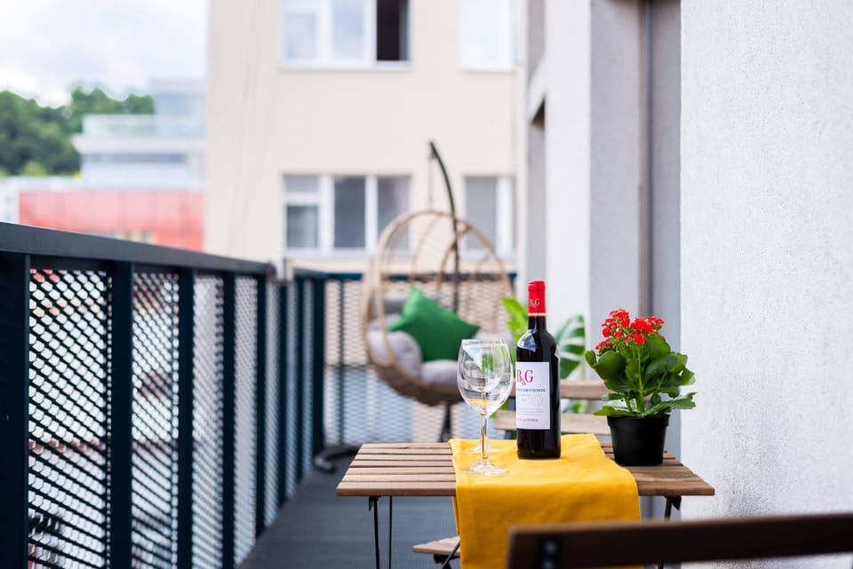balcony