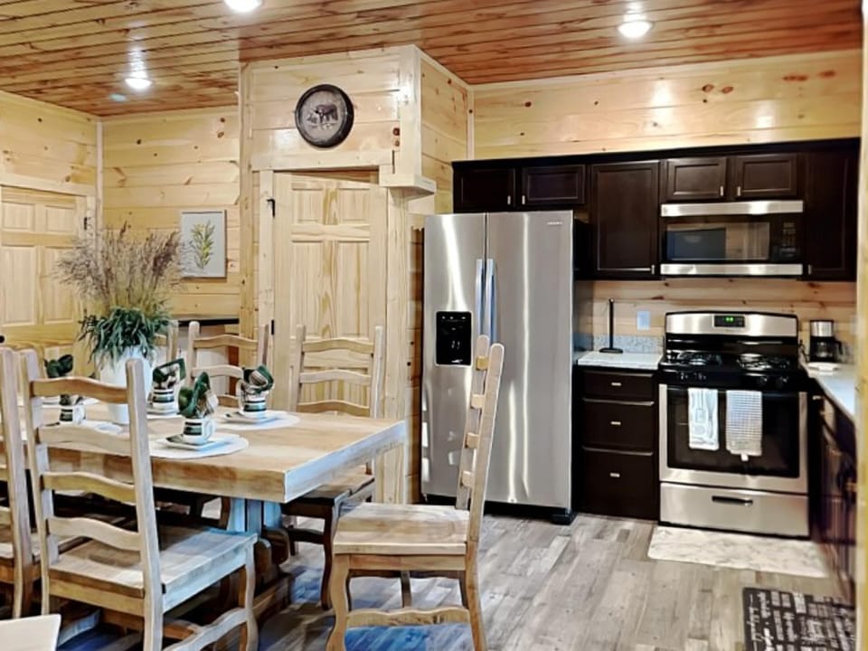 Fully Equipped Kitchen with Stainless Steel Appliances
