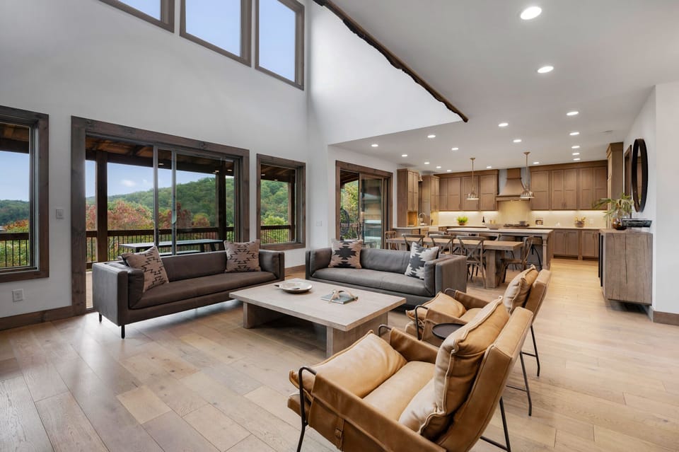 Vacay Chalet - Entry Level Living Room