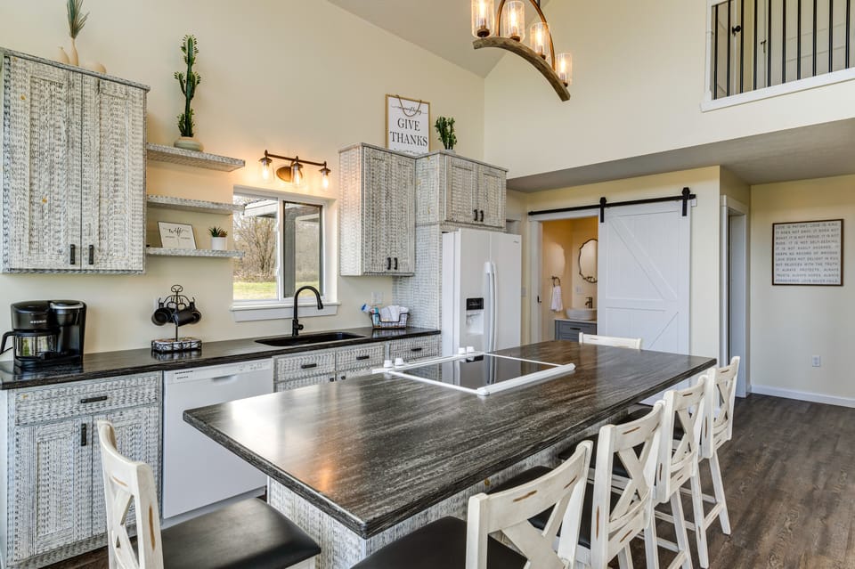 Kitchen | Cooking Basics | Dishware & Flatware | MIcrowave | Blender | Toaster