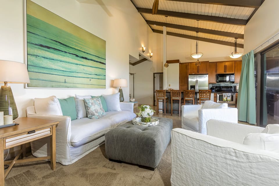 Open~ airy and bright floor plan!
