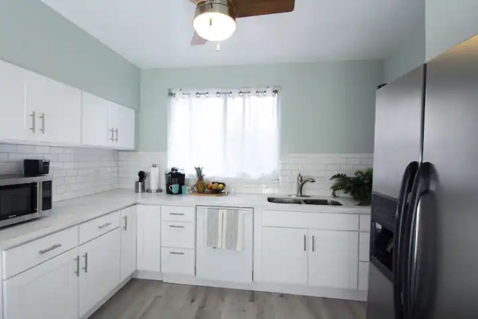 Downstairs kitchen.
