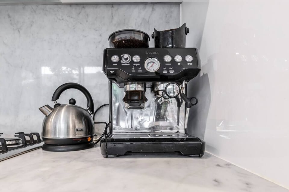 Be your own barista and make use of the premium espresso machine.