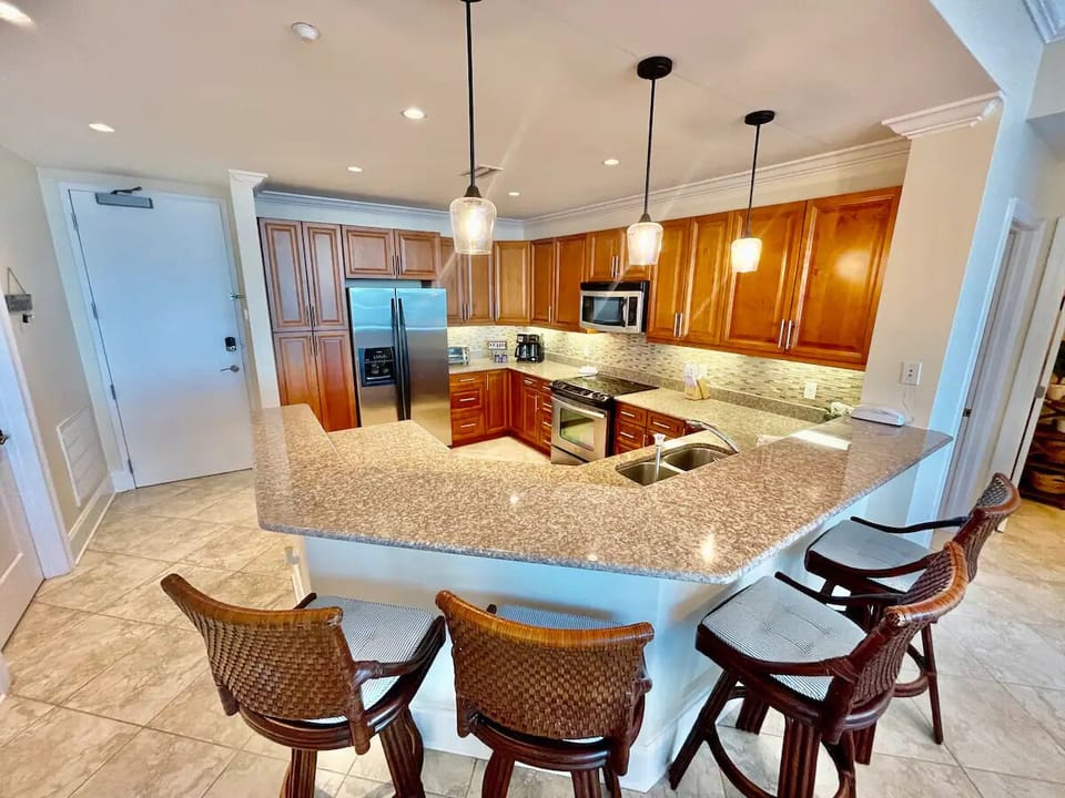 Kitchen & Bar