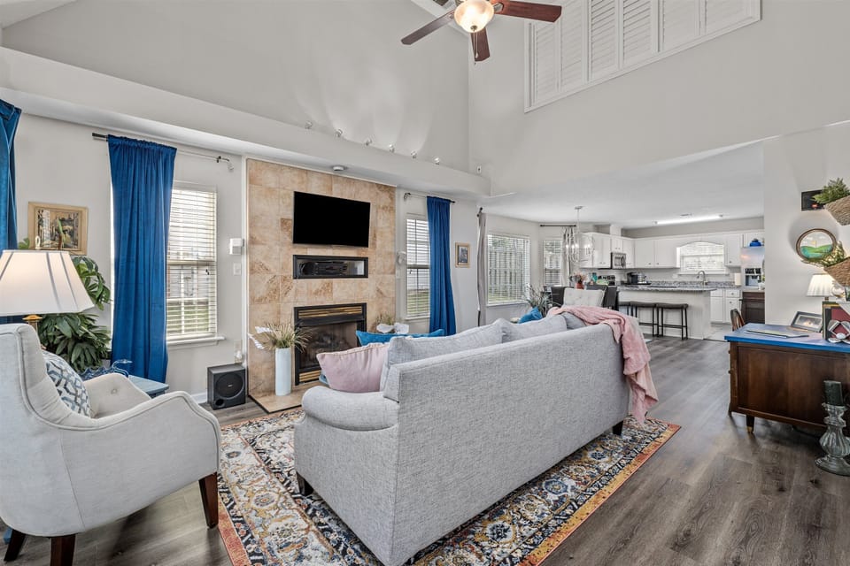 Living room with Smart Tv 