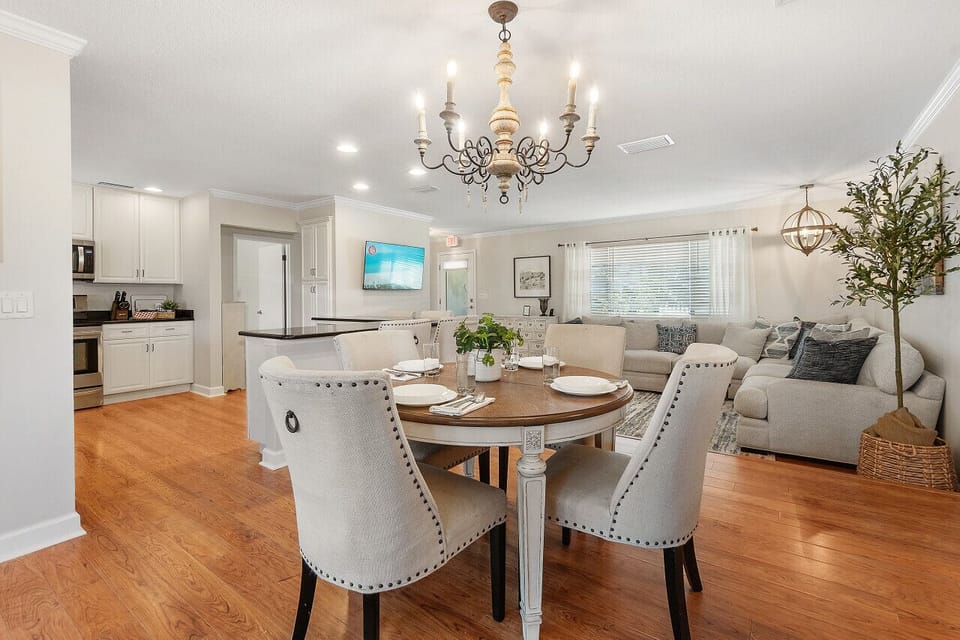 Dining Room for 4