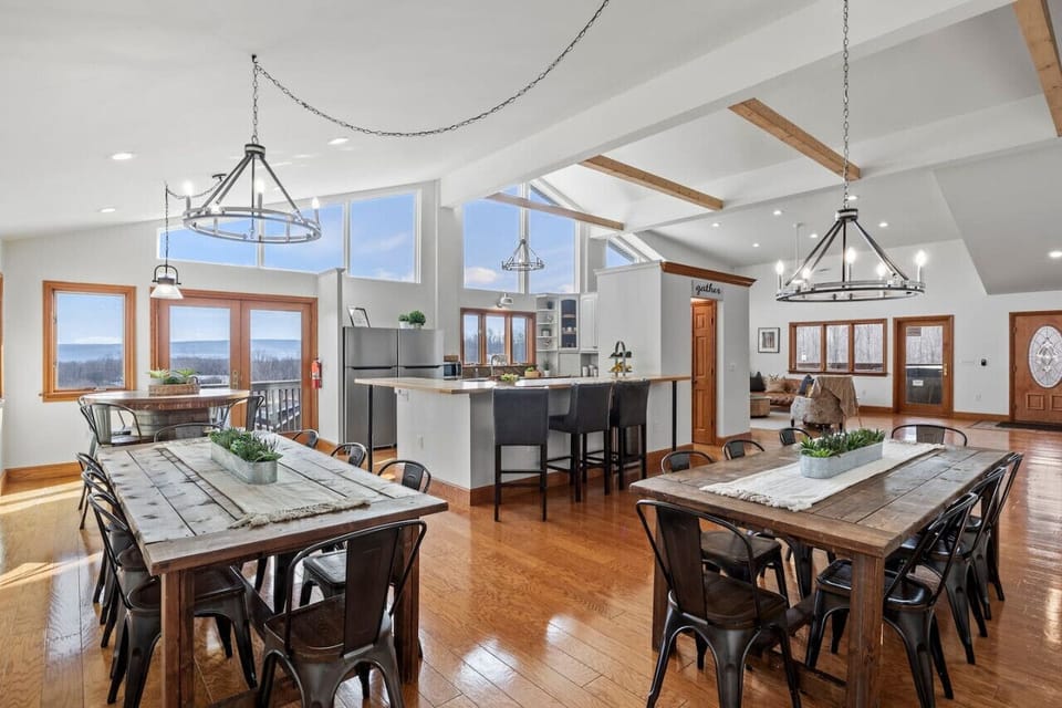 Huge dining area with seating for 23_