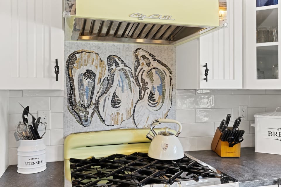 4 Burner gas stove & oven