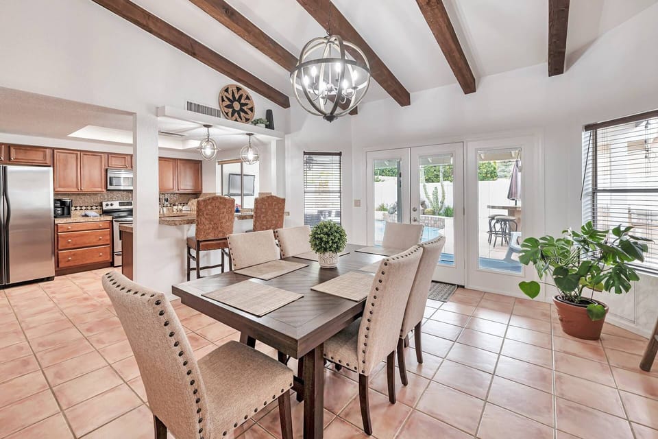 Dining area, seating for 6 plus 2 barstools at the kitchen counter & outdoor dining