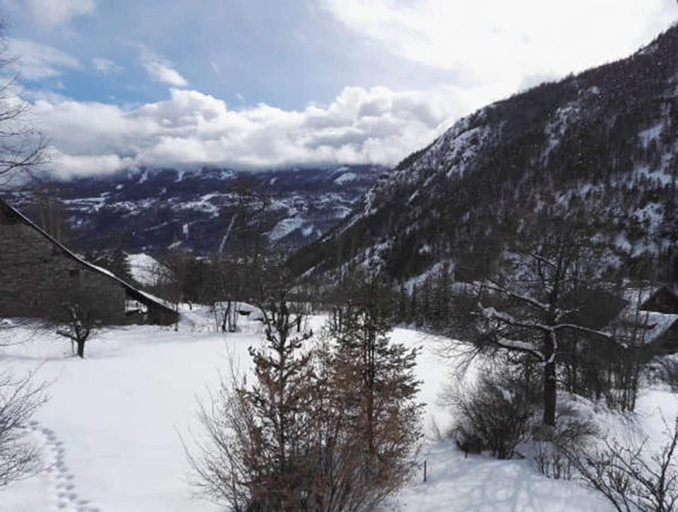 clot-saint-joseph-vue-puy-saint-vincent-neige