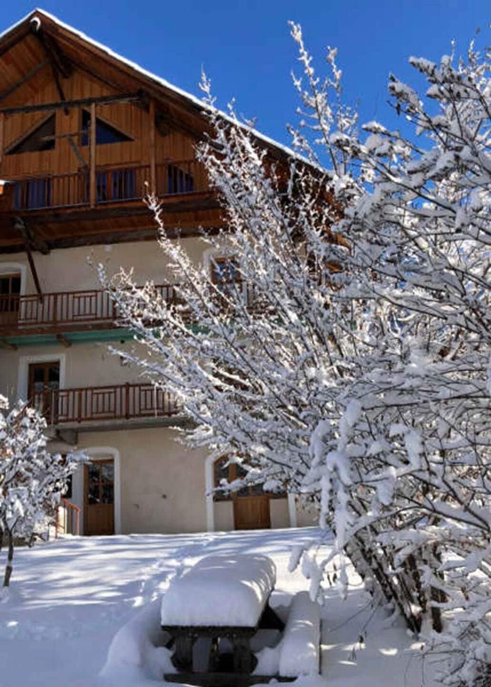 clot-saint-joseph-ouest-neige-soleil