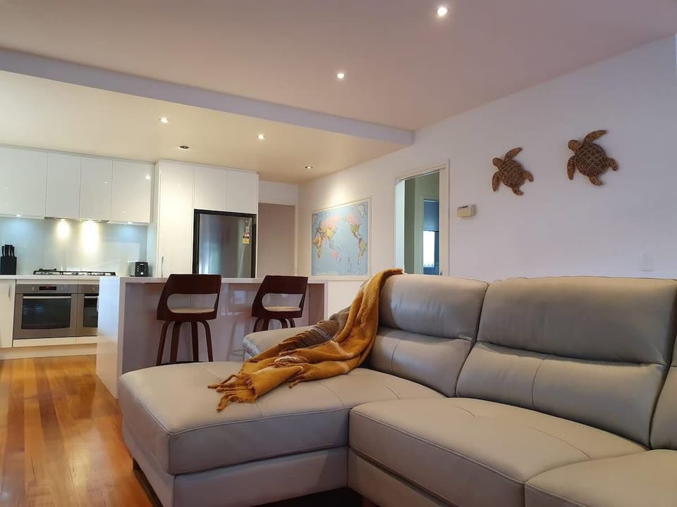 Open kitchen that flows through to the family living room 
