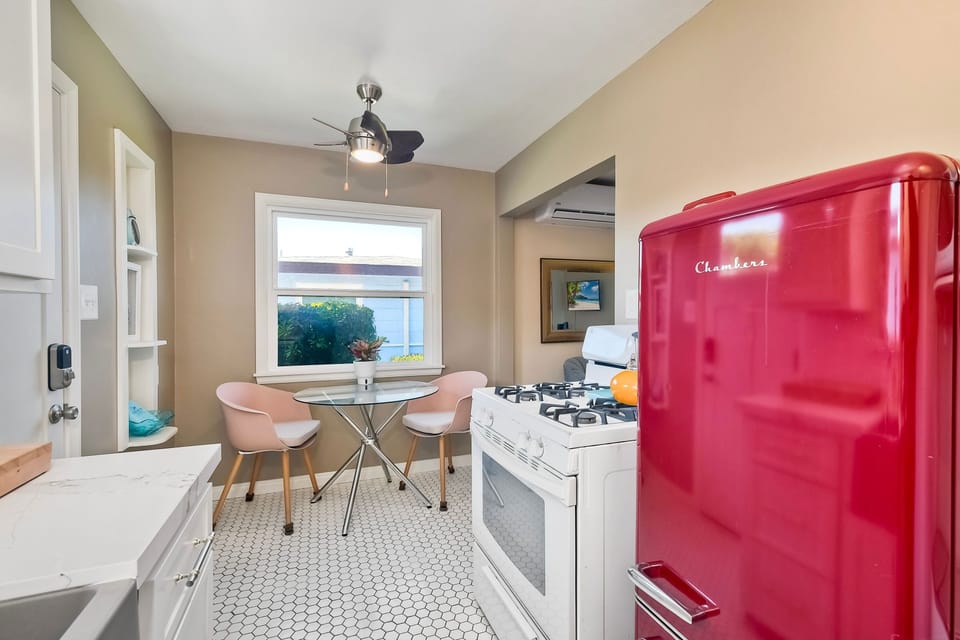 View from kitchen to breakfast table