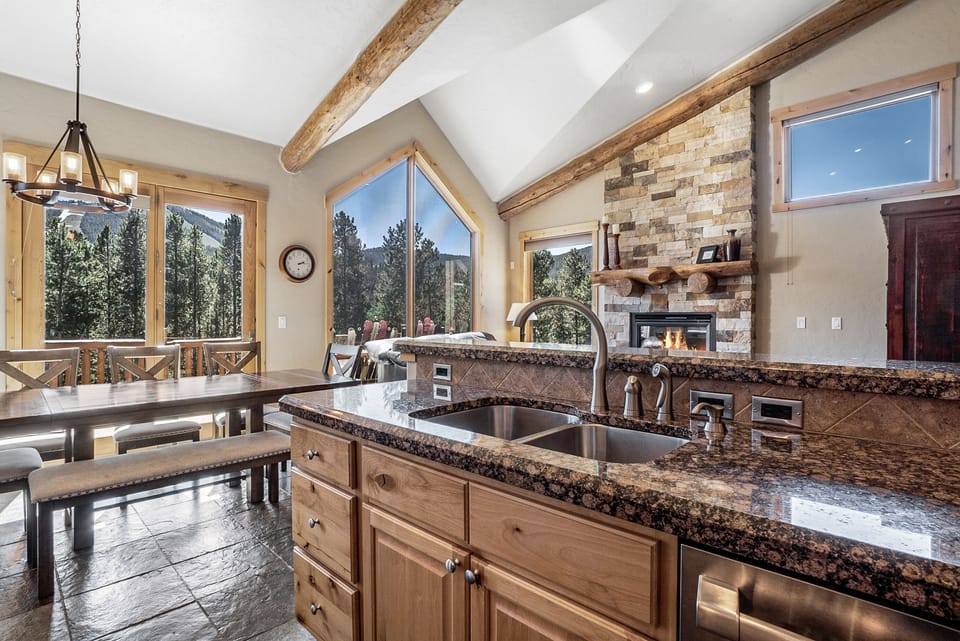 Luxury with Cabin Feels 