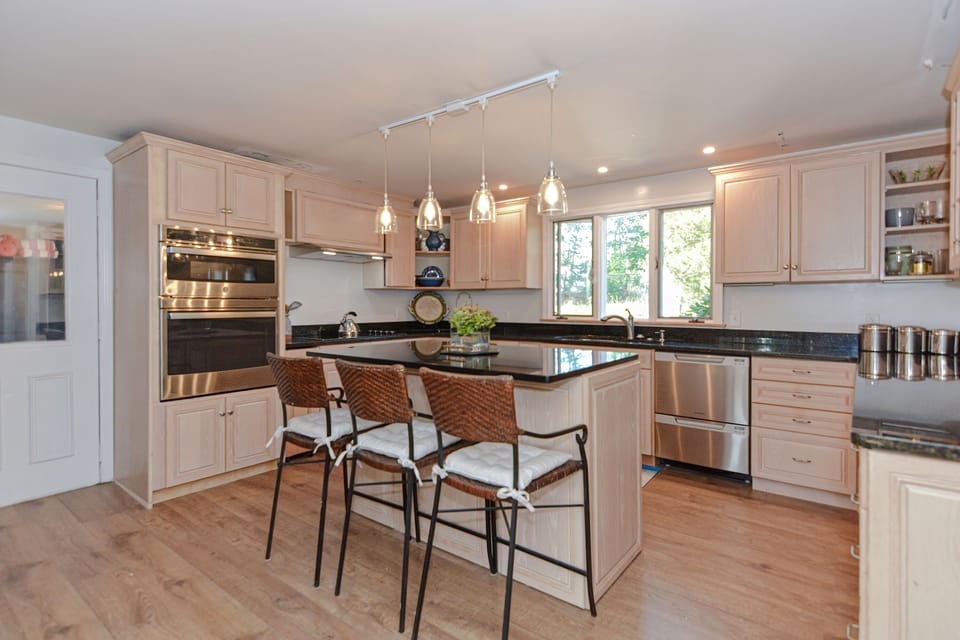 New renovated chef's kitchen 