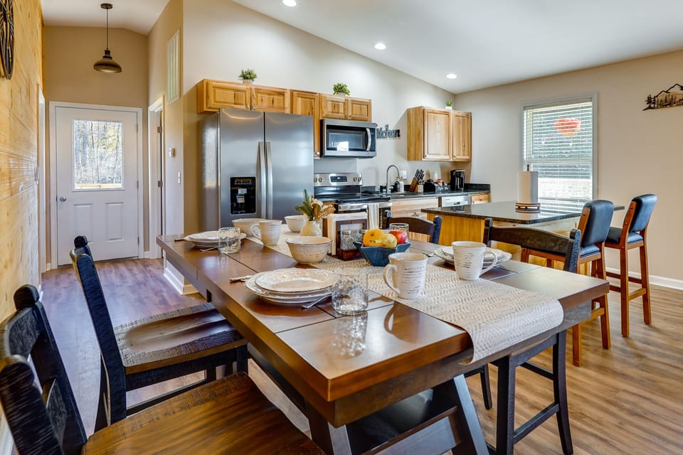 Dining Area | Free WiFi | Central Heating & A/C | High Chair