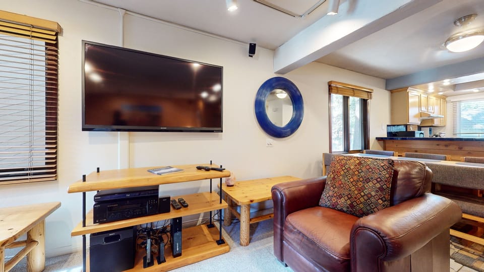 Indoors, Furniture, Living Room, Screen, Couch