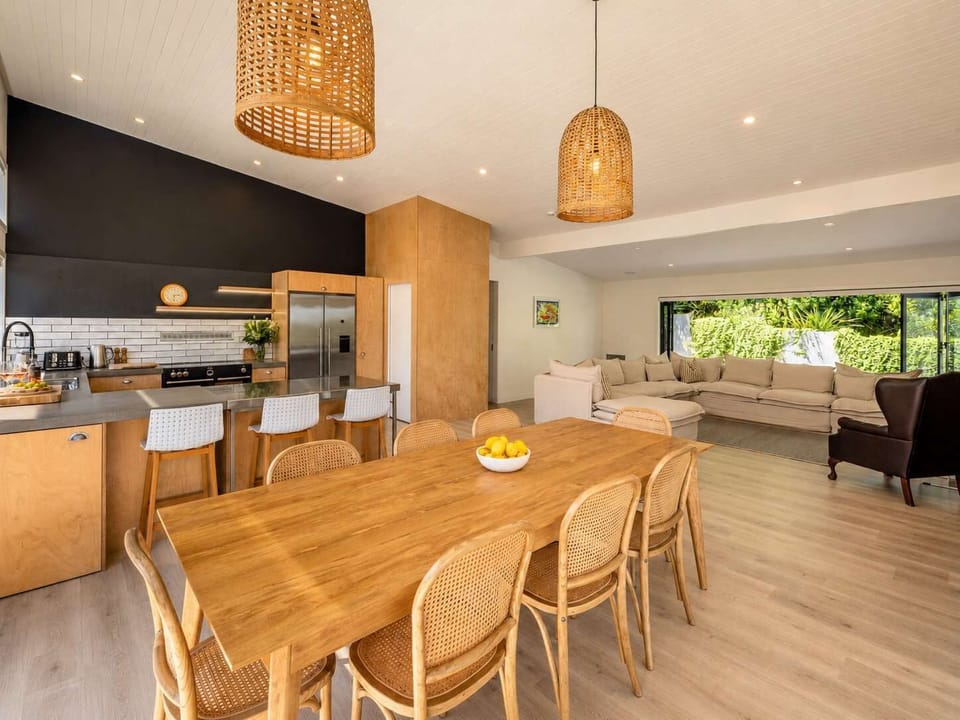 Dining and living 