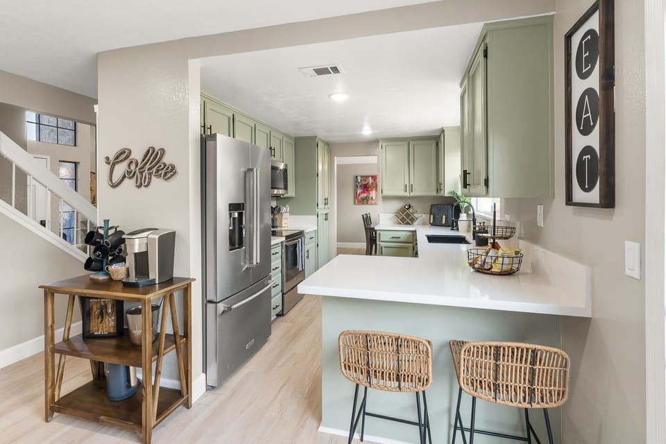 Coffee bar and island seating 