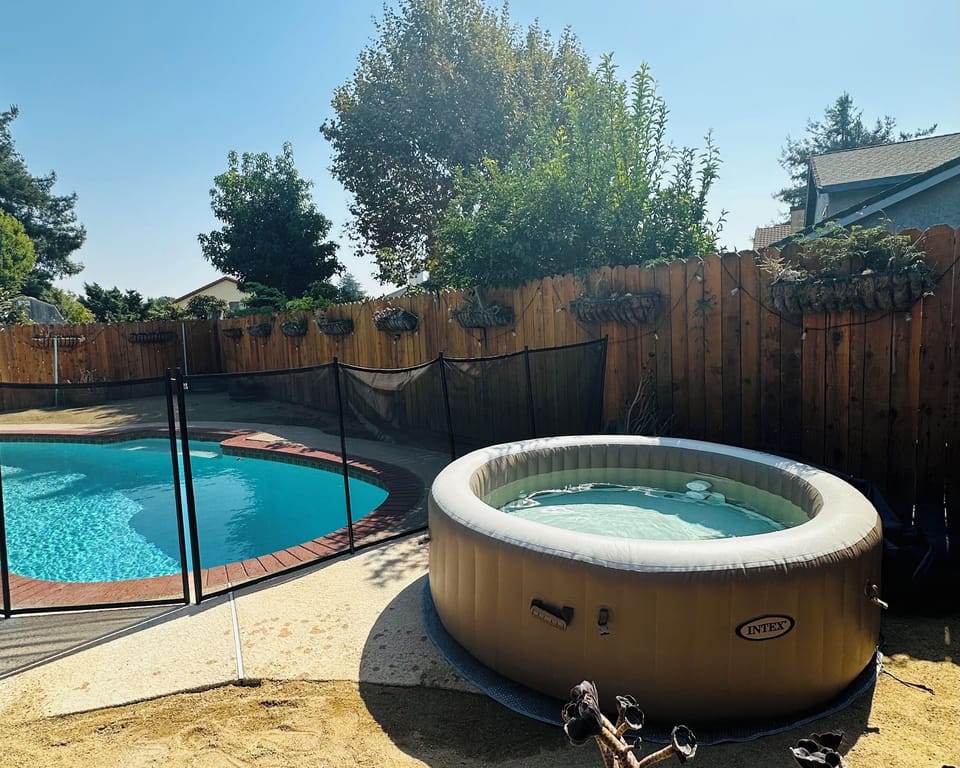 Hot tub by the pool! 