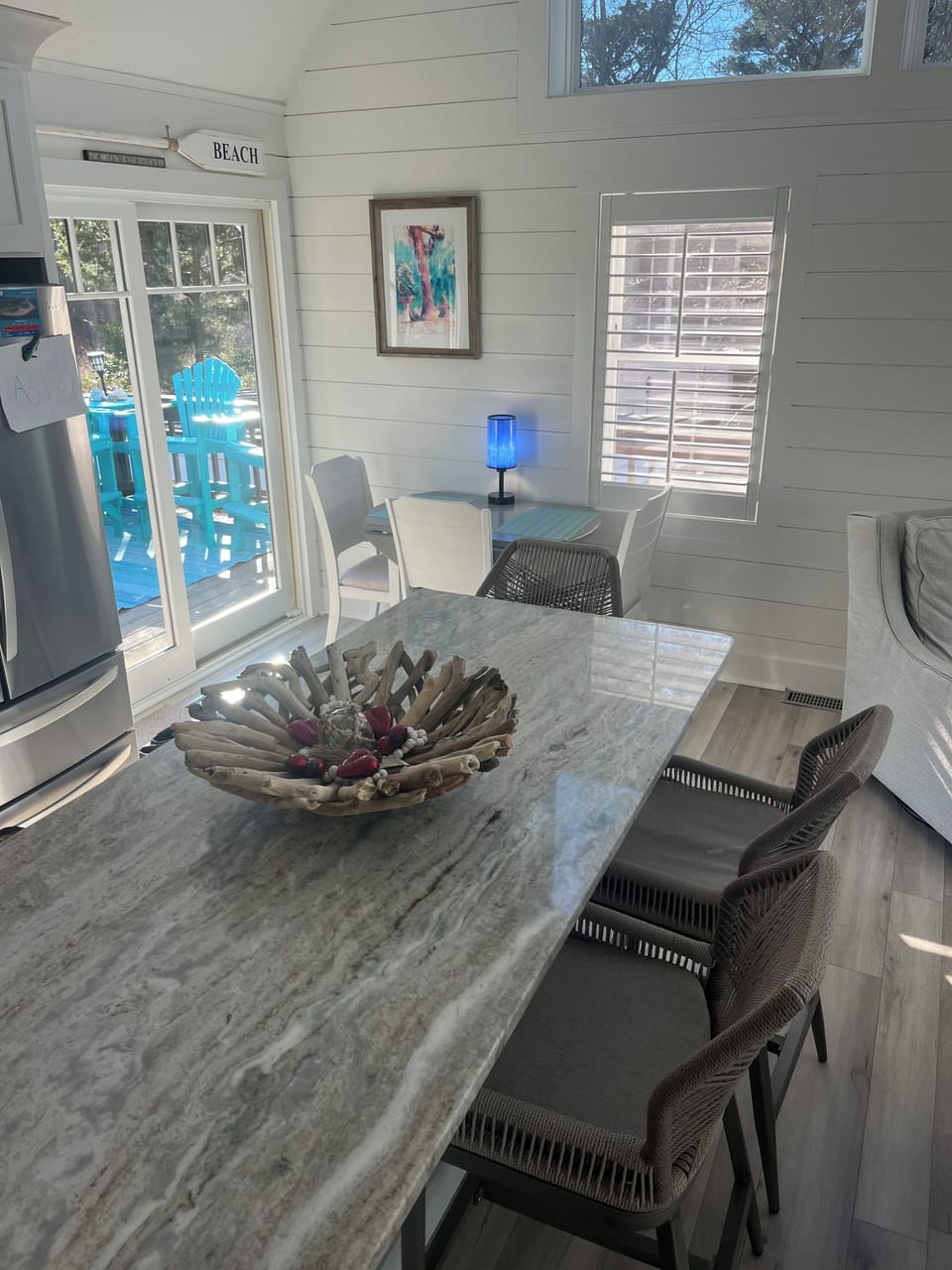 Kitchen Island and dinette