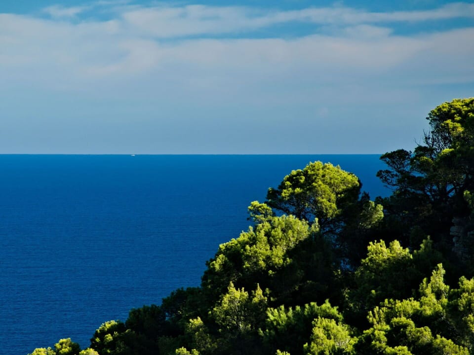Cloud, Sky, Water, Azure, Natural Landscape, Coastal And Oceanic Landforms, Terrain, Horizon, Landscape, Cumulus