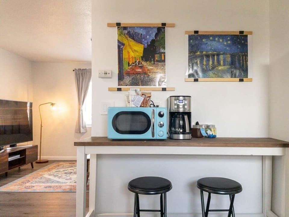 #StayInMyDistrict #BookDirect