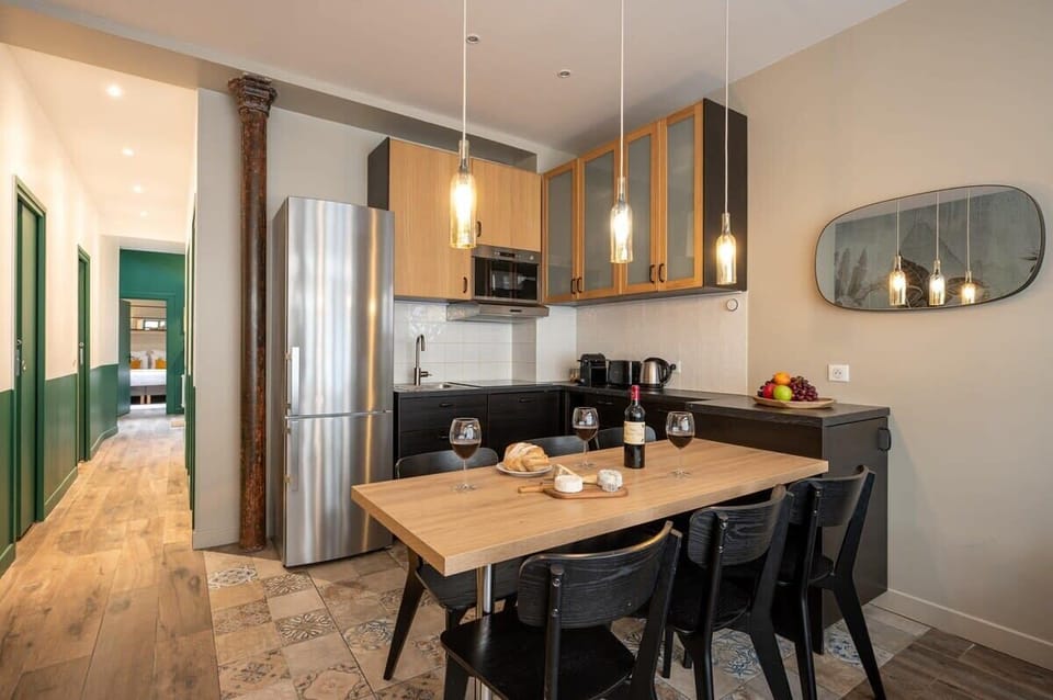 Dining Area - Kitchen