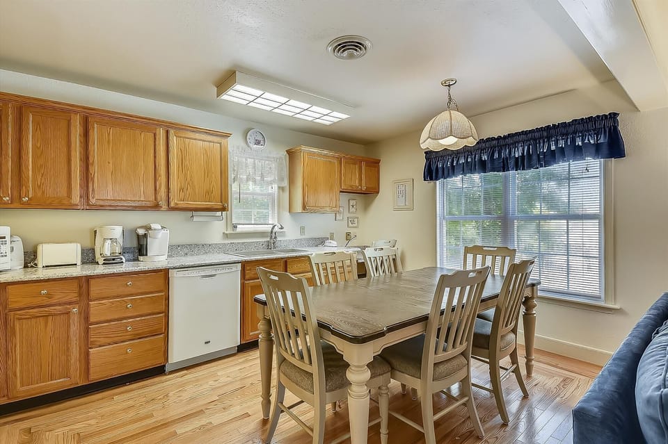 ,Dining Area,