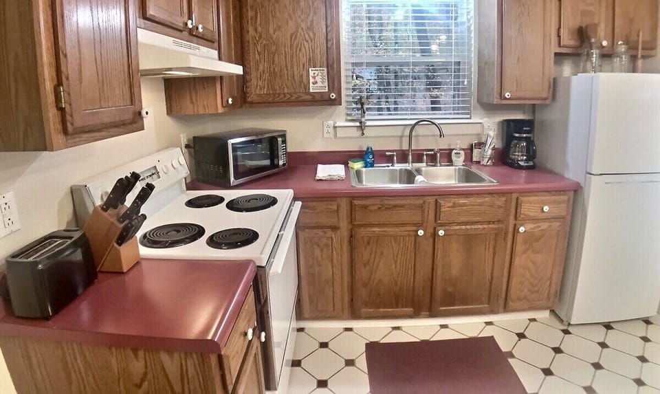 Full kitchen!