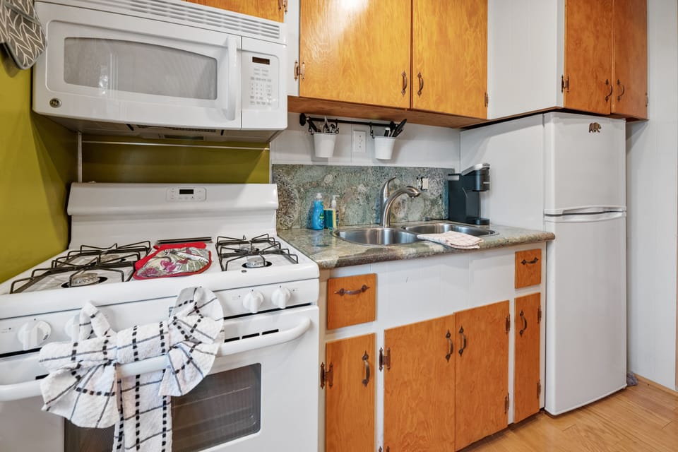 Kitchen - Fully equipped kitchen