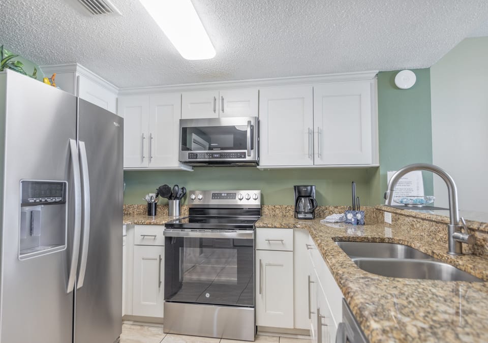Full Kitchen