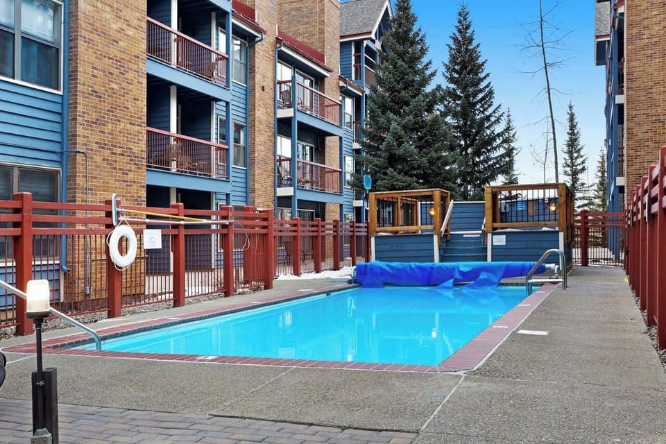 River Mountain Lodge Pool
