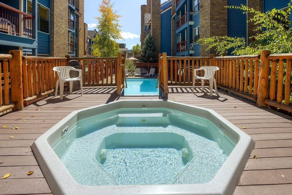 River Mountain Lodge Pool and Hot Tub