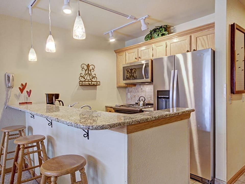 River Mountain Lodge 2 Bedroom Kitchen