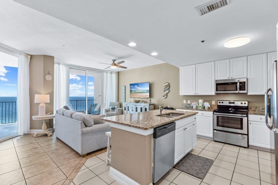 Living Room/Kitchen