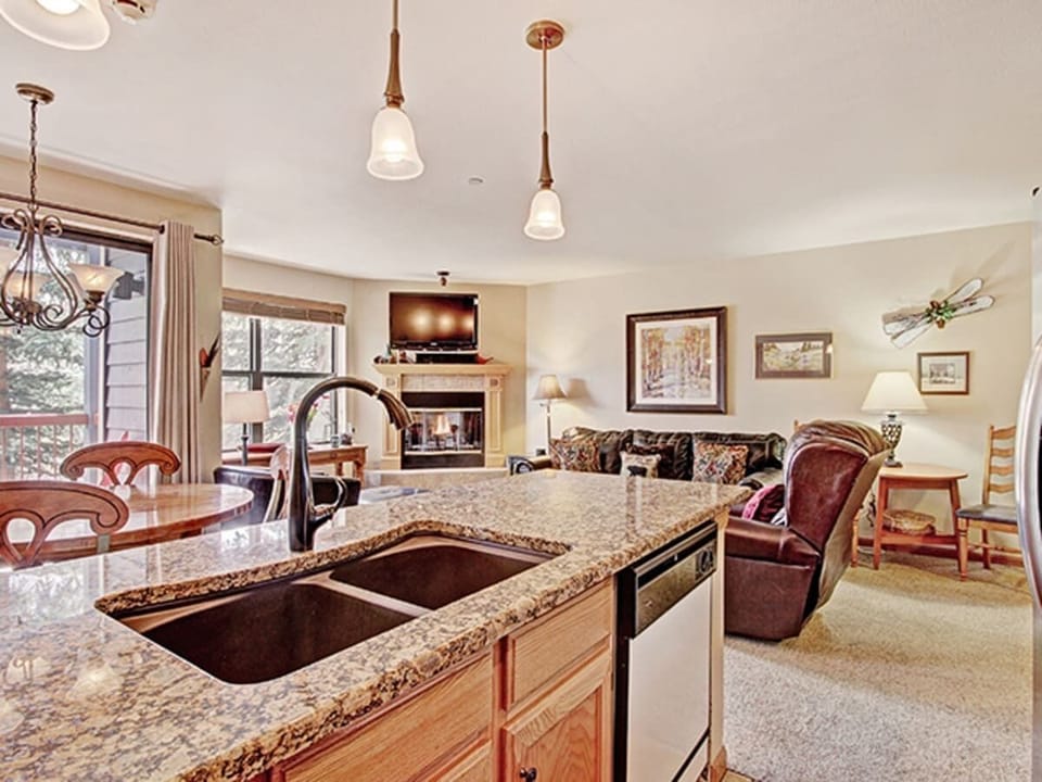 River Mountain Lodge 1 Bedroom Condo Kitchen
