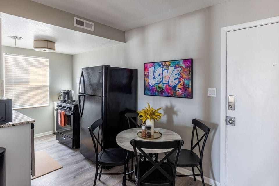 Seating for four available in the dining area