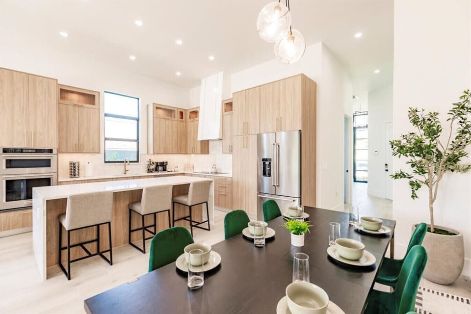 Gourmet Kitchen with Dining Area.