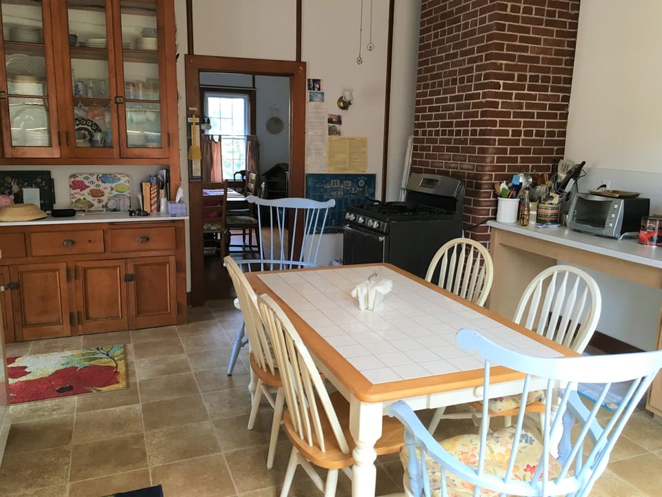 Eat-in kitchen.