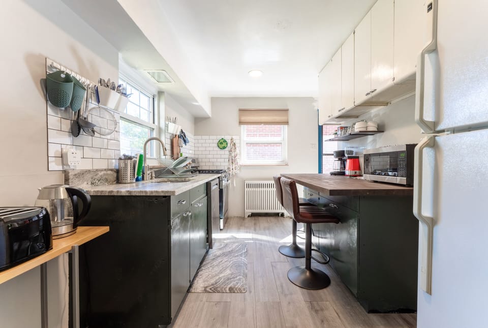 Fully equipped kitchen with all the kitchenware