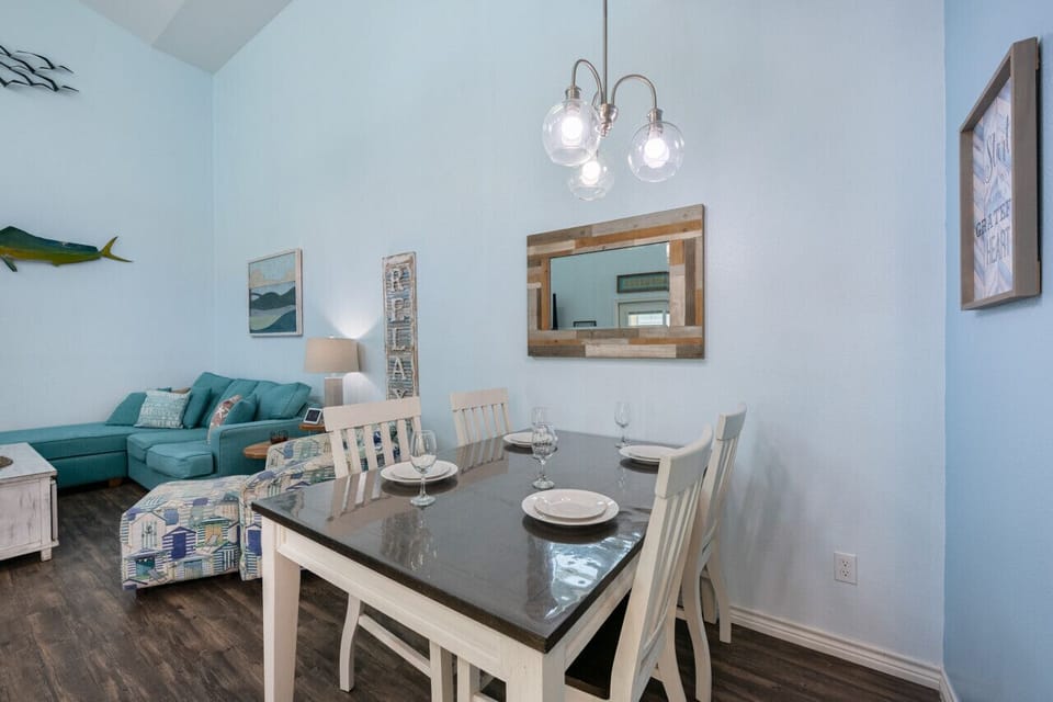 Dinning Table Right Property