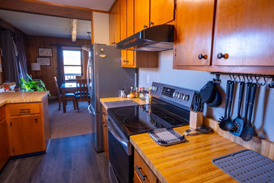 Fully equipped kitchen.