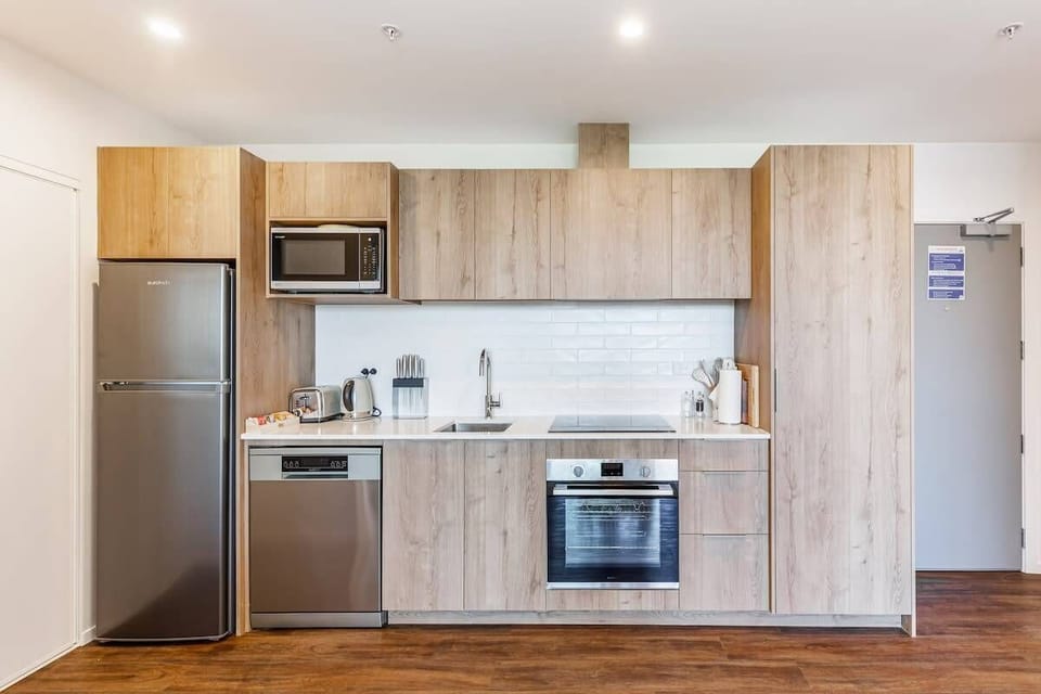 Full kitchen