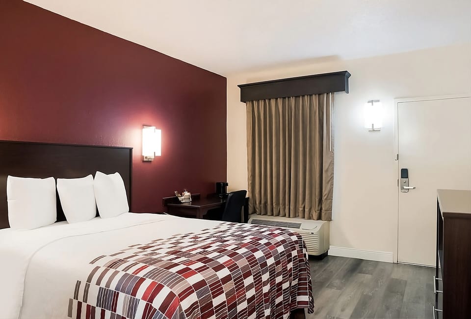 Unit with Queen bed