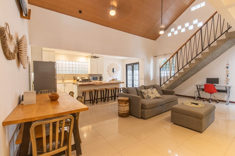 Open kitchen and living area (2)