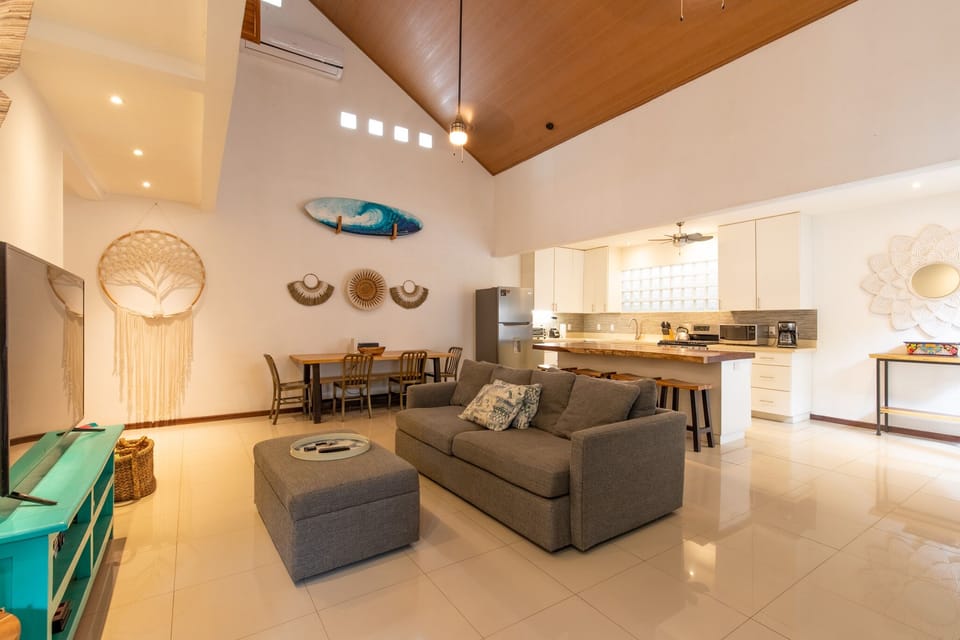Open kitchen and living area (1)