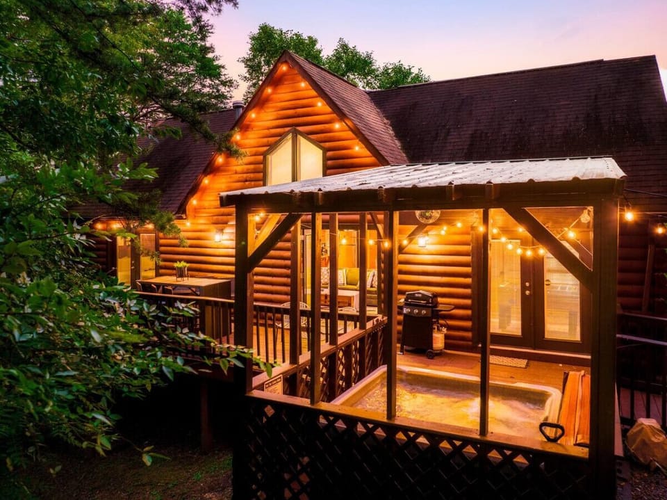 Relax in the brand new covered hot tub after a long day of exploring