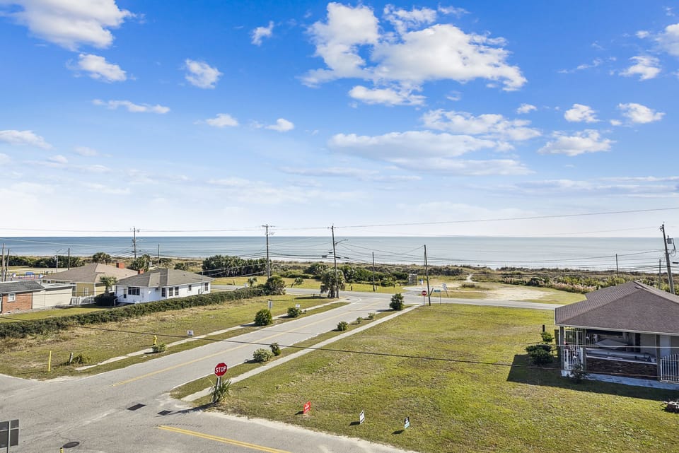 Seaside Atlantis is so close to the Atlantic Ocean.